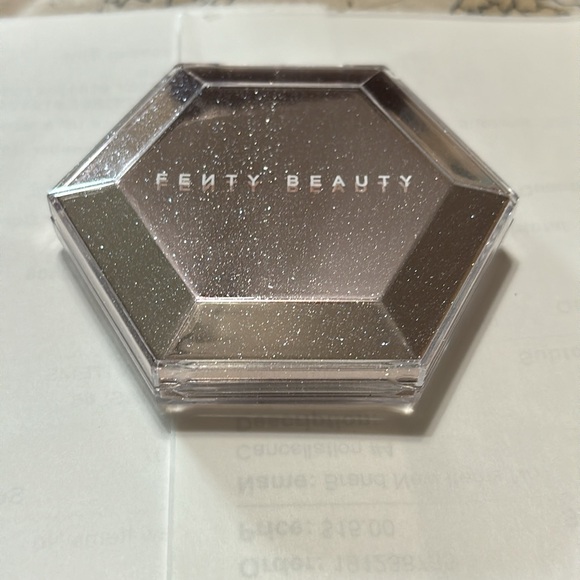 Fenty Beauty by Rihanna “Diamond Bomb” - Picture 5 of 9